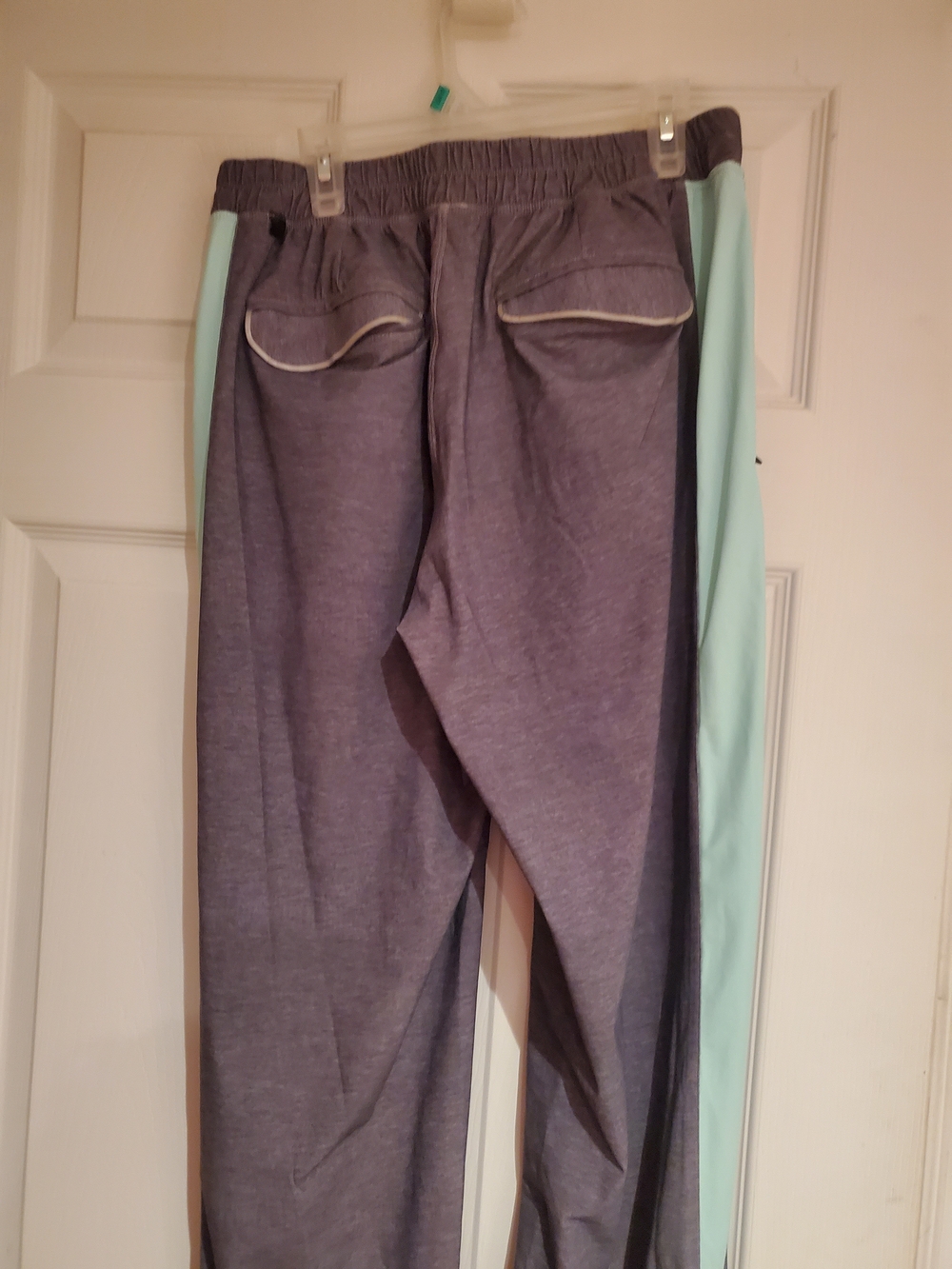 Lululemon Sz 8 Or 10 Gray Lounge Pants with Mint Side Panels